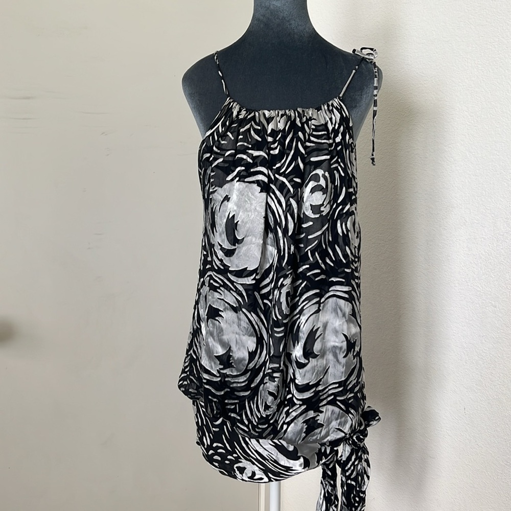 Women’s XS Elegant Black & Silver Patterned Dress fromBCBG Maxazria,